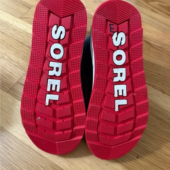Like New Sorel Kids Boots - Size 3.5 - Picture 4 of 5